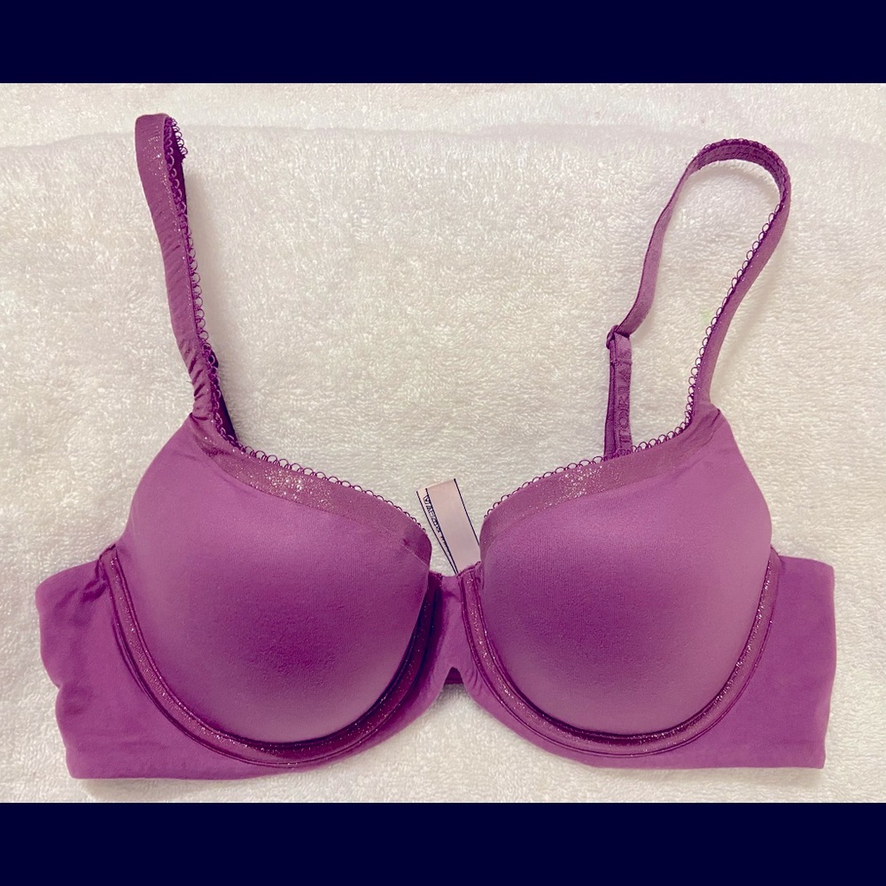 Victoria’s Secret lightly lined Demi bra 34B